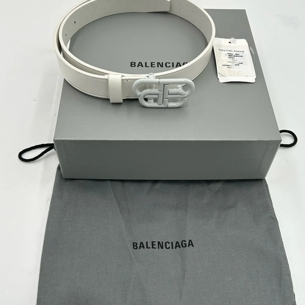 Women's Balenciaga BB white leather belt size 65 cm/26 inches made in Italy